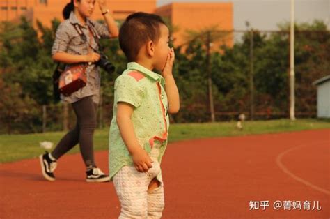 男孩尿褲子|上幼兒園前該戒尿布嗎？幼幼班、小班、中大班怎麼學？｜親子天